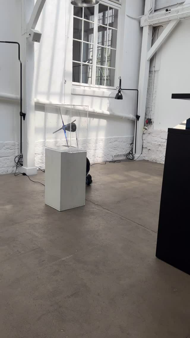 🌀✨ Holograms meet high-style vaping ✨🌀
Last night, @vaporesso_global lit up @quartier_general_oberkampf Général in Paris for an exclusive Influencer Night — and Interactive Studio was there to elevate the experience.

📸 Our holographic propeller display and pyramid hologram turned heads and sparked conversations.
🎥 Each device projected hyper-realistic 3D content designed around Vaporesso’s brand universe — sleek, futuristic, and unforgettable.

From floating pods in mid-air to vapor swirling around the product like digital smoke… This wasn’t just a showcase. It was a statement.

🚀 Looking to create that WOW moment at your next brand event?
Let’s bring your product to life — literally.

#Hologram #Vaporesso #3DMarketing #BrandExperience #ParisEvent #InfluencerMarketing #InteractiveStudio #HolographicDisplay #TechMeetsLuxury #VisualWow #PropellerHologram #PyramidHologram #QuartierGeneralParis
